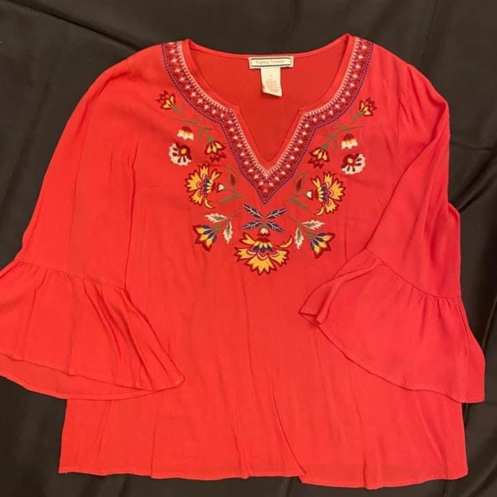 Flying Tomatoes Bell sleeved top